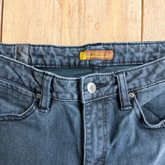 Wrangler Aura Slimming Mid Rise Boot Cut Jeans - Picture 3 of 6